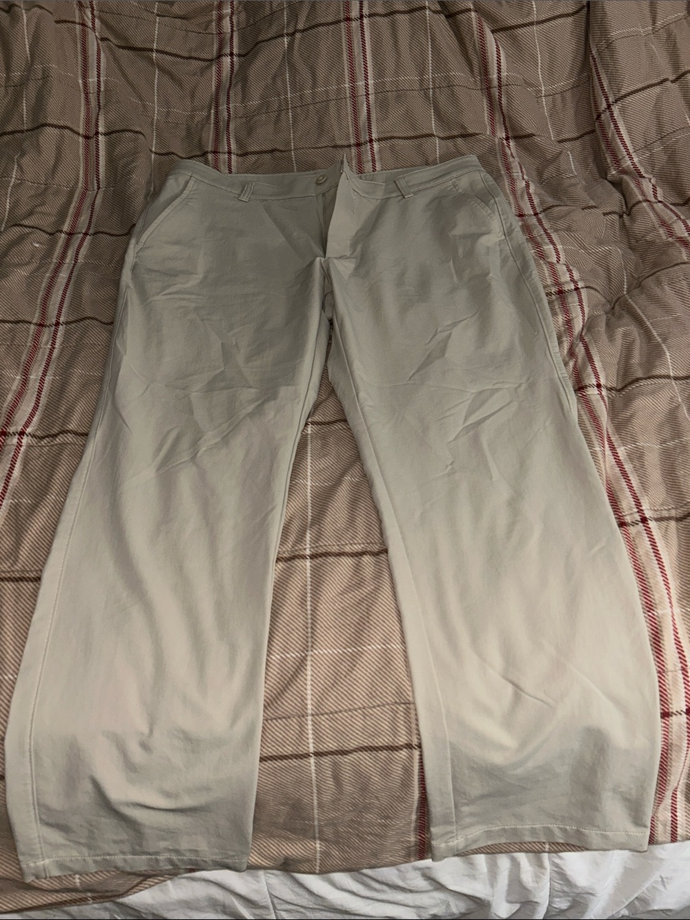 Under Armour Men's Golf Pants in Light Khaki